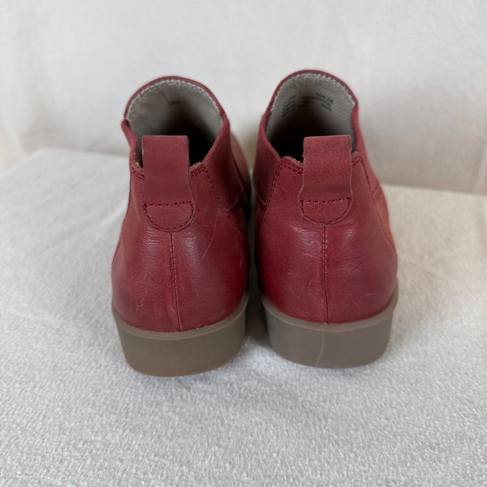 Dansko Lucian Red Leather‎ Ankle Boots Chelsea Pull On Lug Sole Womens 38 - Picture 4 of 6